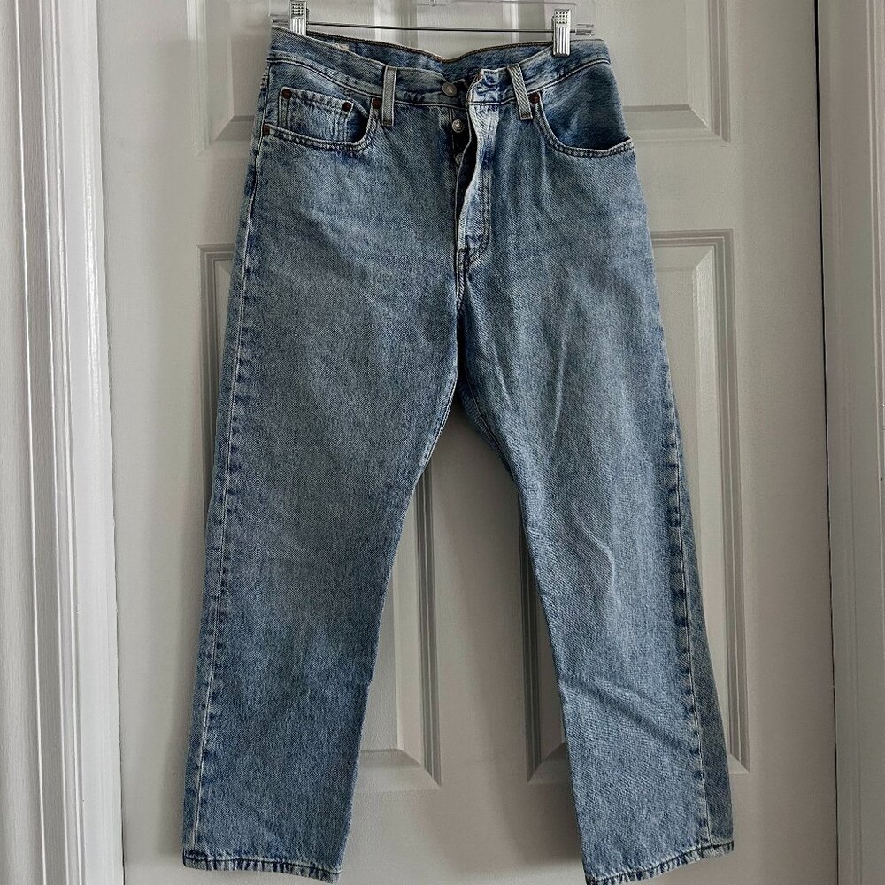 Levi’s Wedgie Straight Jeans – Size 28 (Medium Wash)